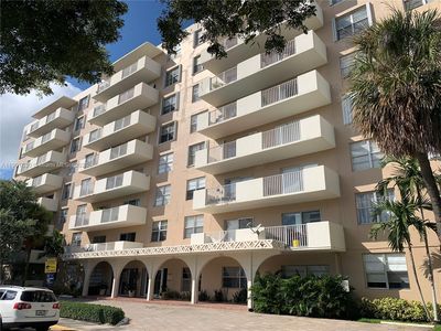 1455 N Treasure Dr APT 2M, North Bay Village, FL, 33141