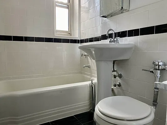 Rented by MySpaceNYC | media 8