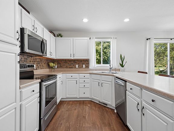 5th image of 1527 Andover Ct