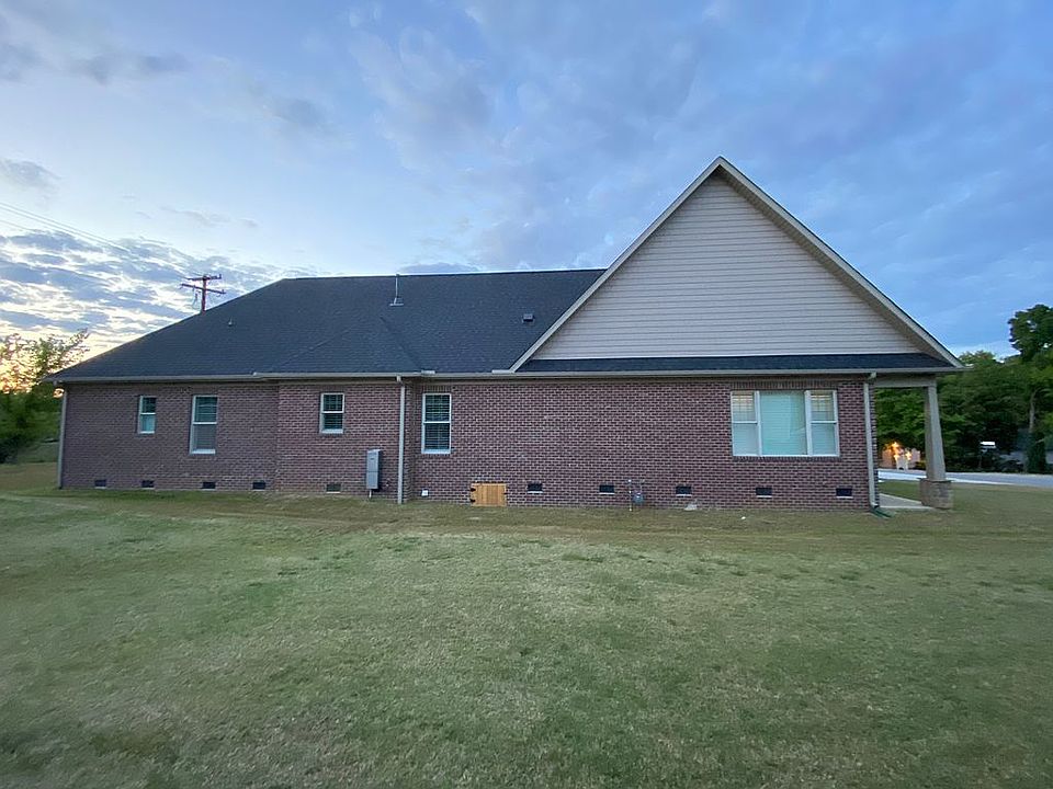 2nd image of 7106 Founders Way