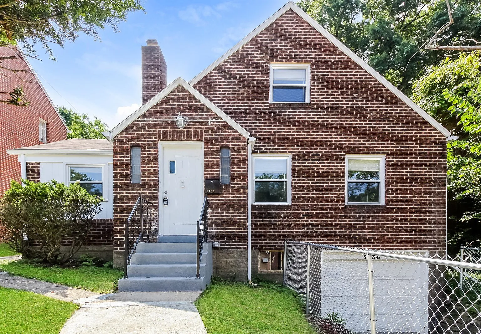 3 bed, 2.0 bath, 1271 sqft, $1,925 — Photo 1