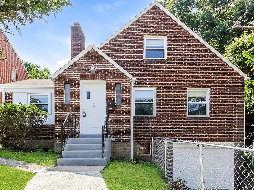 2136 Laketon Rd