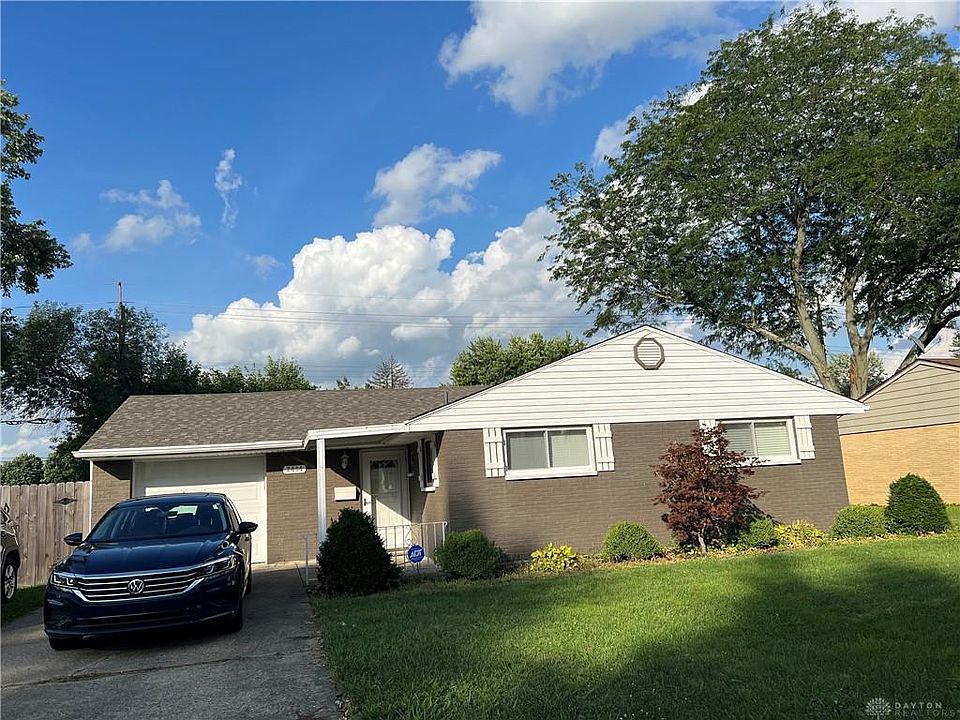 1st image of 2404 Acorn Dr