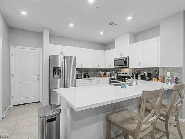 6740 Nimbus Ave, Las Vegas, NV 89130