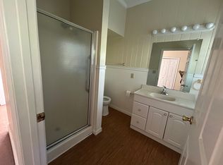 409 E Barnard St, Glennville, GA 30427