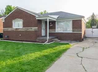22101 Sussex Ave, Oak Park, MI 48237
