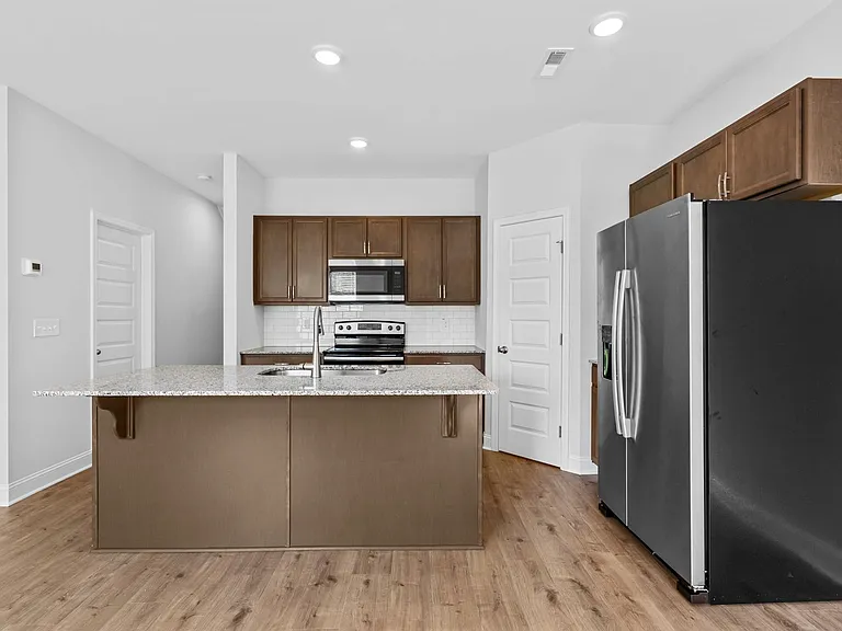 324 W Saltgrass Ln — Photo 4