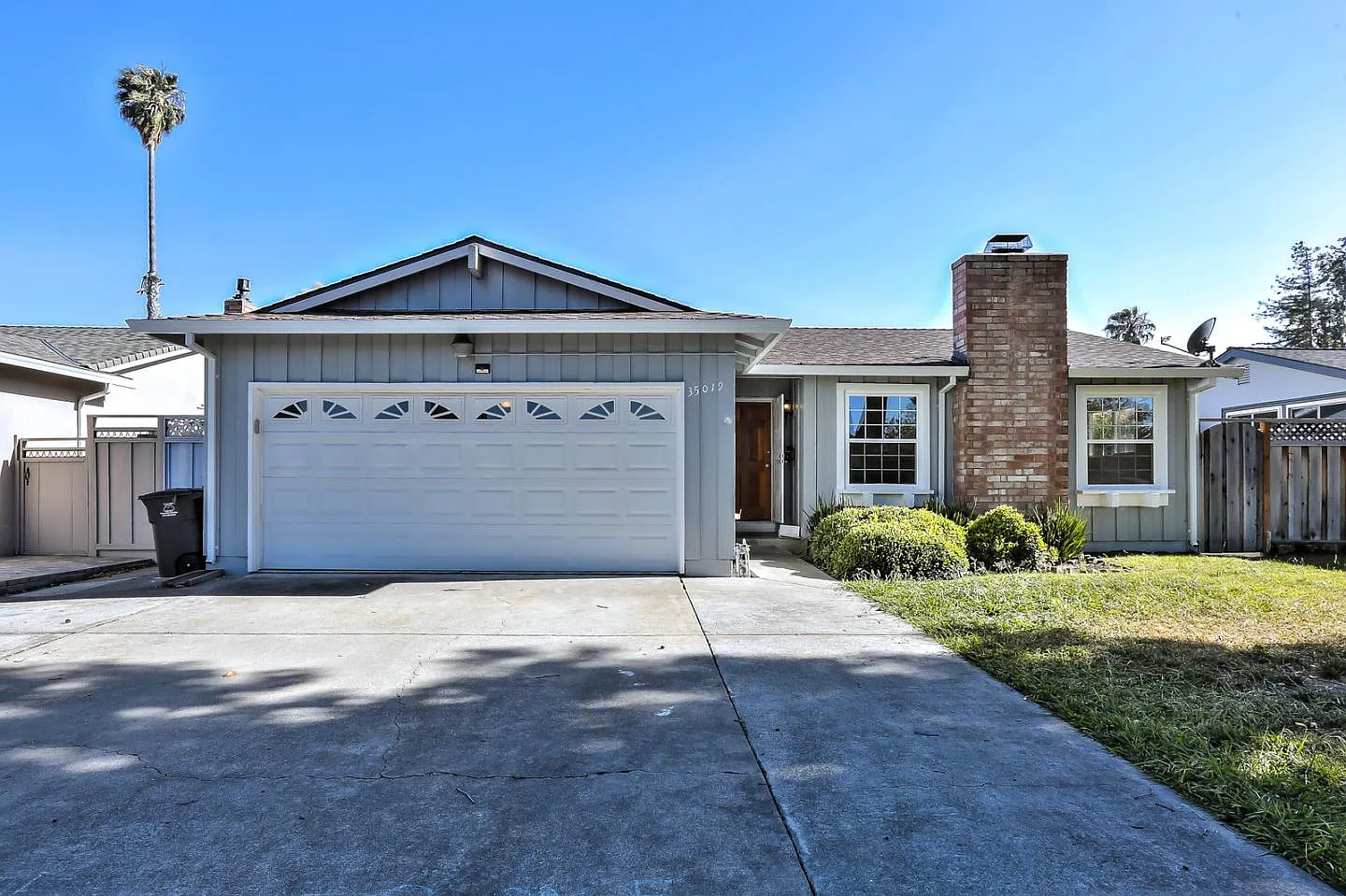 35019 Begonia St photo 1