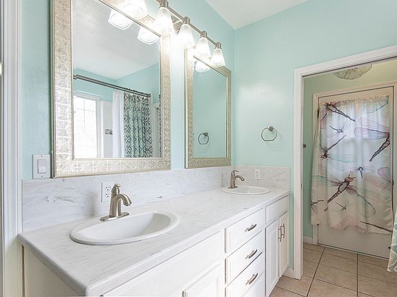 4th image of 2028 E Dorothea Ct