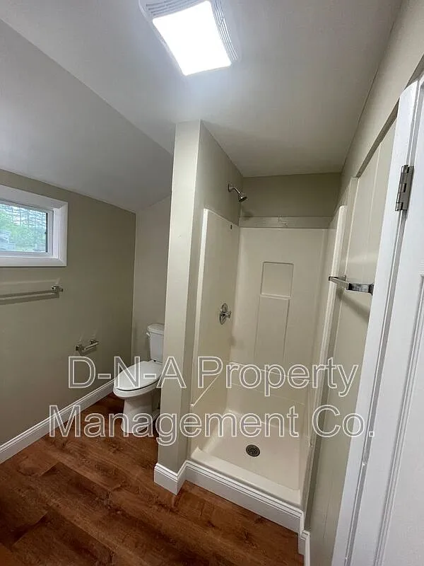 3 bed, 1.0 bath, 835 sqft, $1,650 — Photo 3