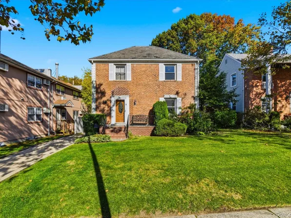 164-37 Grand Central Parkway, Hillcrest (Queens), NY 11432