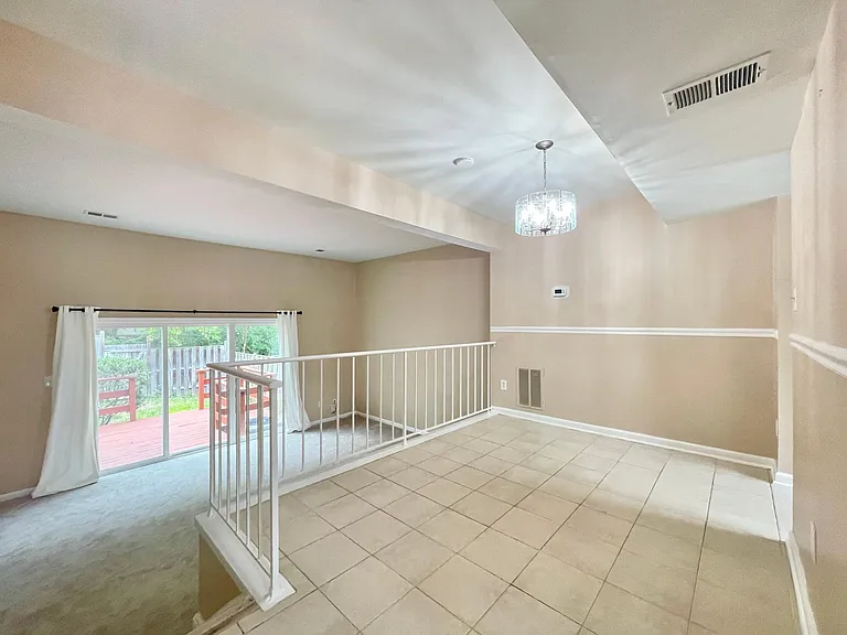 2090 Pilgrim Dr — Photo 6