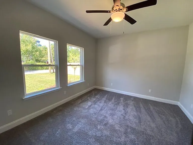 422 Little John Rd — Photo 16