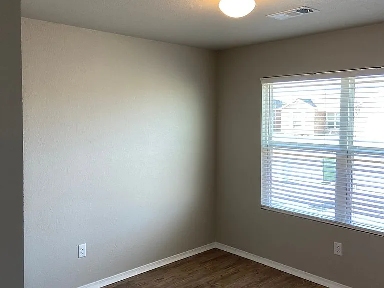 3812 Travers Ln — Photo 10