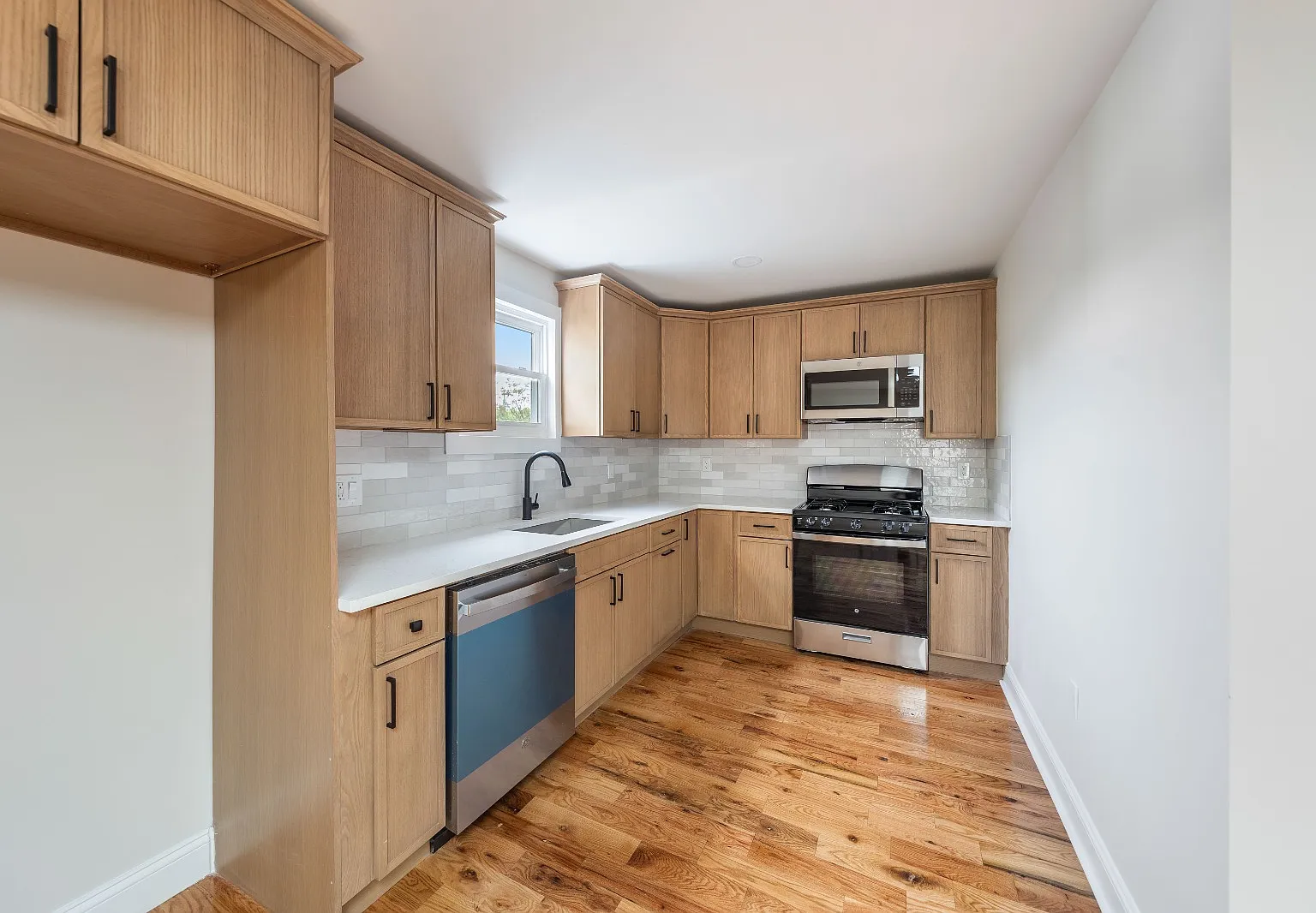 18 Taylor Street - 3FL — Photo 3