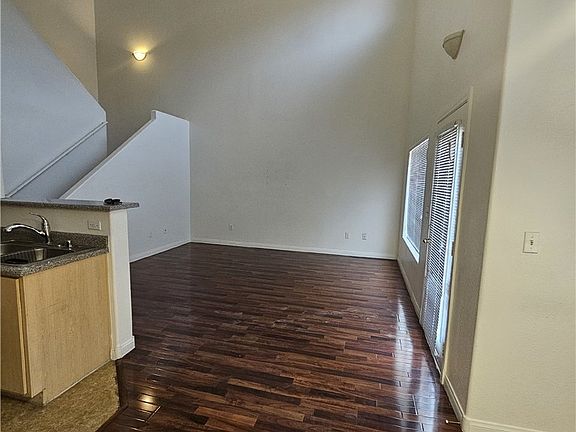 5th image of 4915 E Russell Rd APT 181