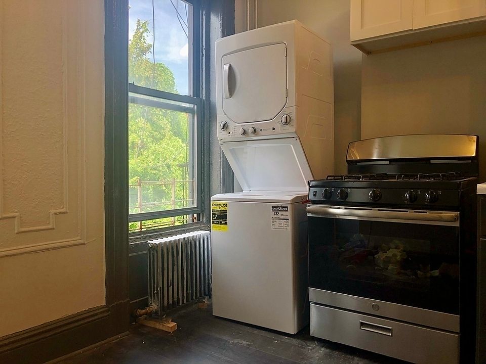 1st image of 105 Vernon Ave #F2