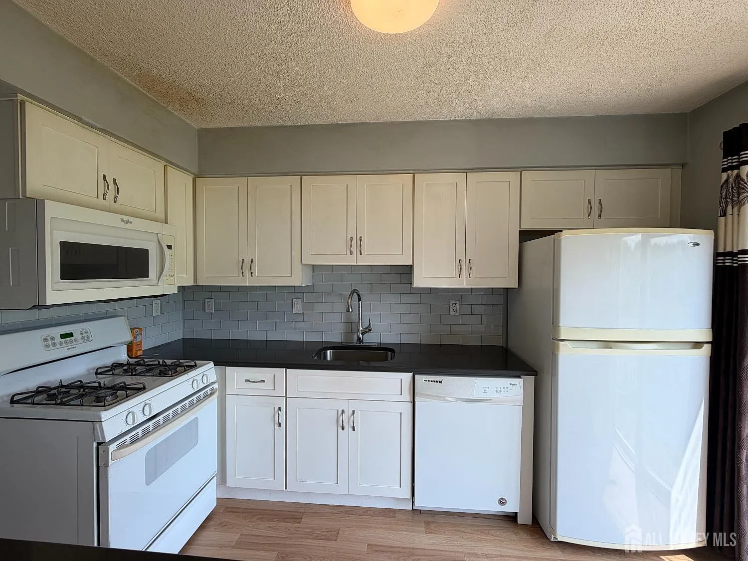 2 bed, 1.5 bath, 1467 sqft, $2,795 — Photo 4