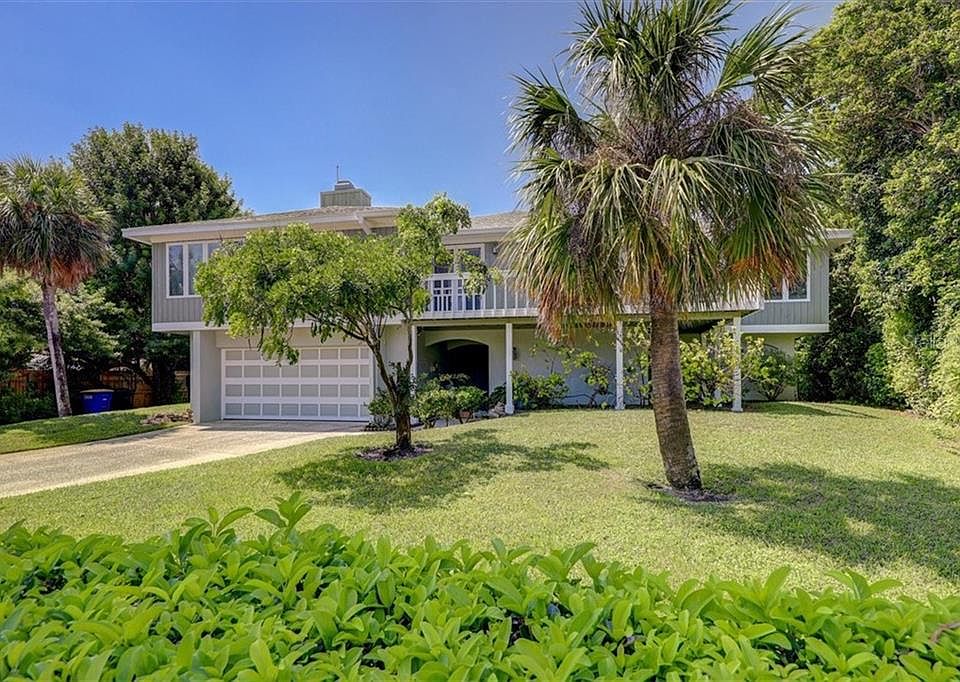 1st image of 946 Bay Esplanade