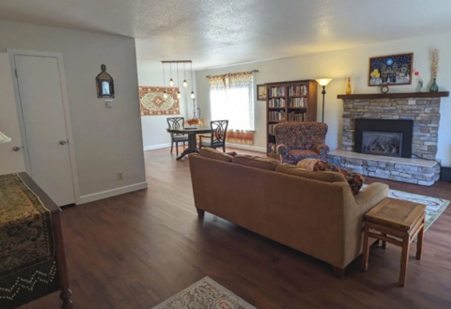 Move in Ready Furnished 3/1.5 Condo, most utilities included — Photo 3