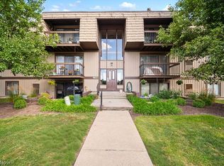 9610 Cove Dr Unit 19B, North Royalton, OH 44133