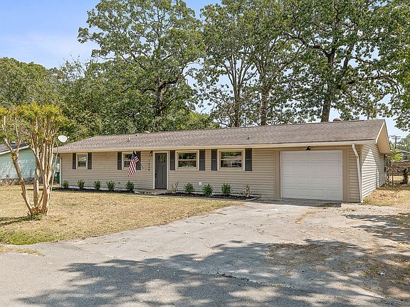 4th image of 1408 Dover Ln