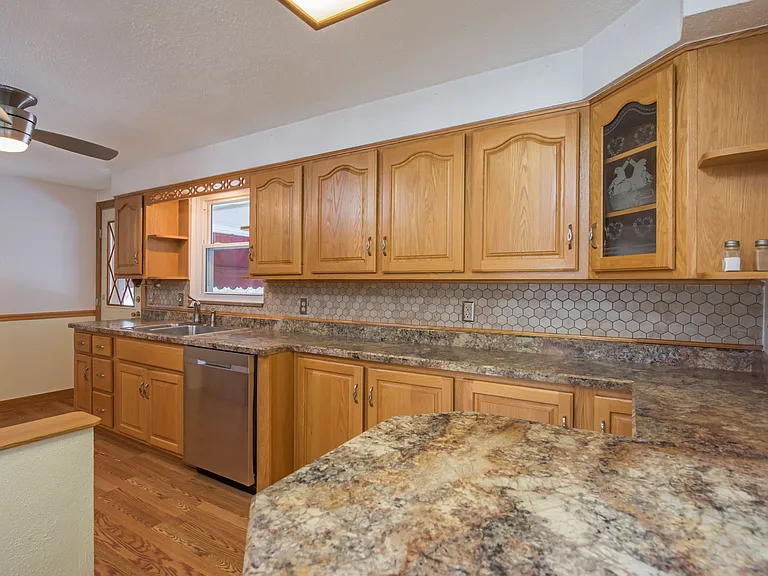 222 Rolling Dr — Photo 16