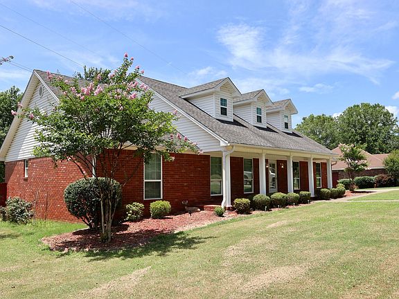 4th image of 303 Heartland Dr