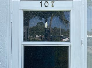 4902 38th Way S APT 107, Saint Petersburg, FL 33711