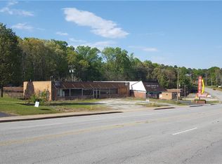 605 E North 1st St, Seneca, SC 29678