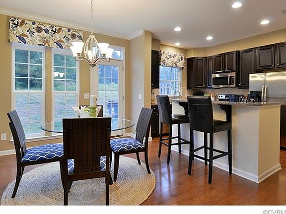 3rd image of 7495 Washington Arch Dr