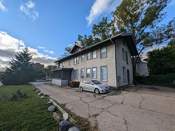 2nd image of 848 N Court St