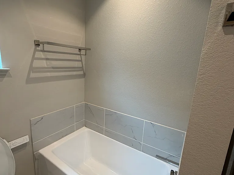 Knoll Rdg — Photo 18