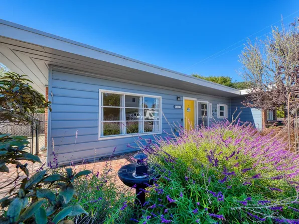 1425 47th Ave, Capitola, CA 95010