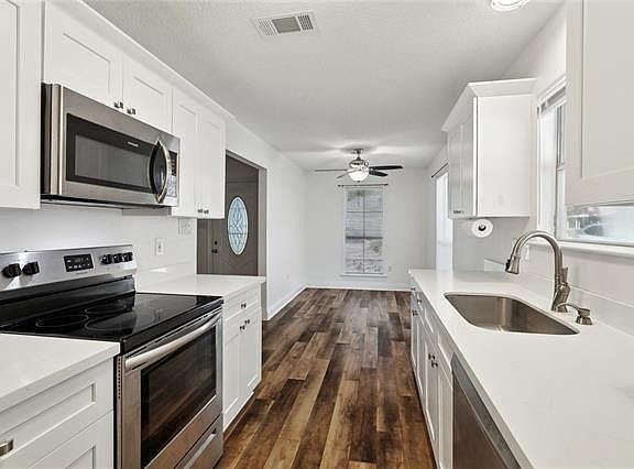 5th image of 3304 Bridge Dr