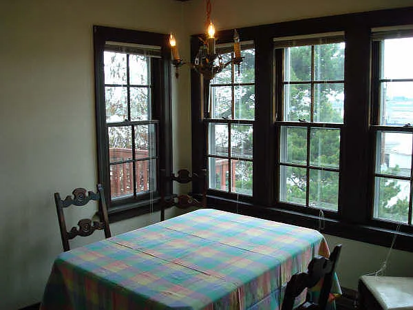 3 bed, 2300 sqft, $3,095 — Photo 3