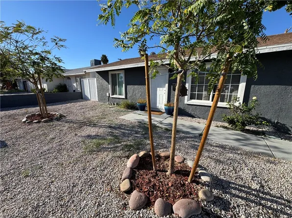 2925 Demetrius Ave, Las Vegas, NV 89101