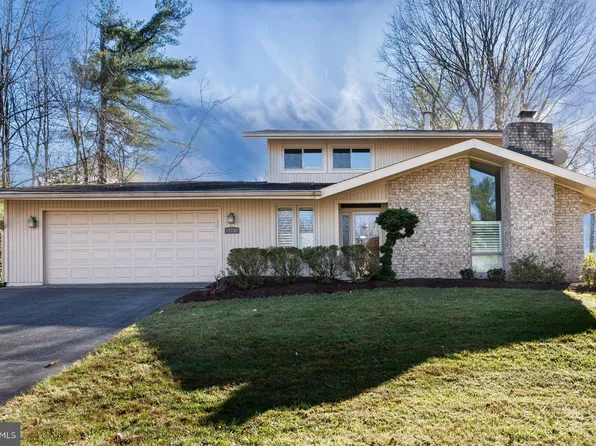 11237 Korman Dr, Rockville, MD 20854