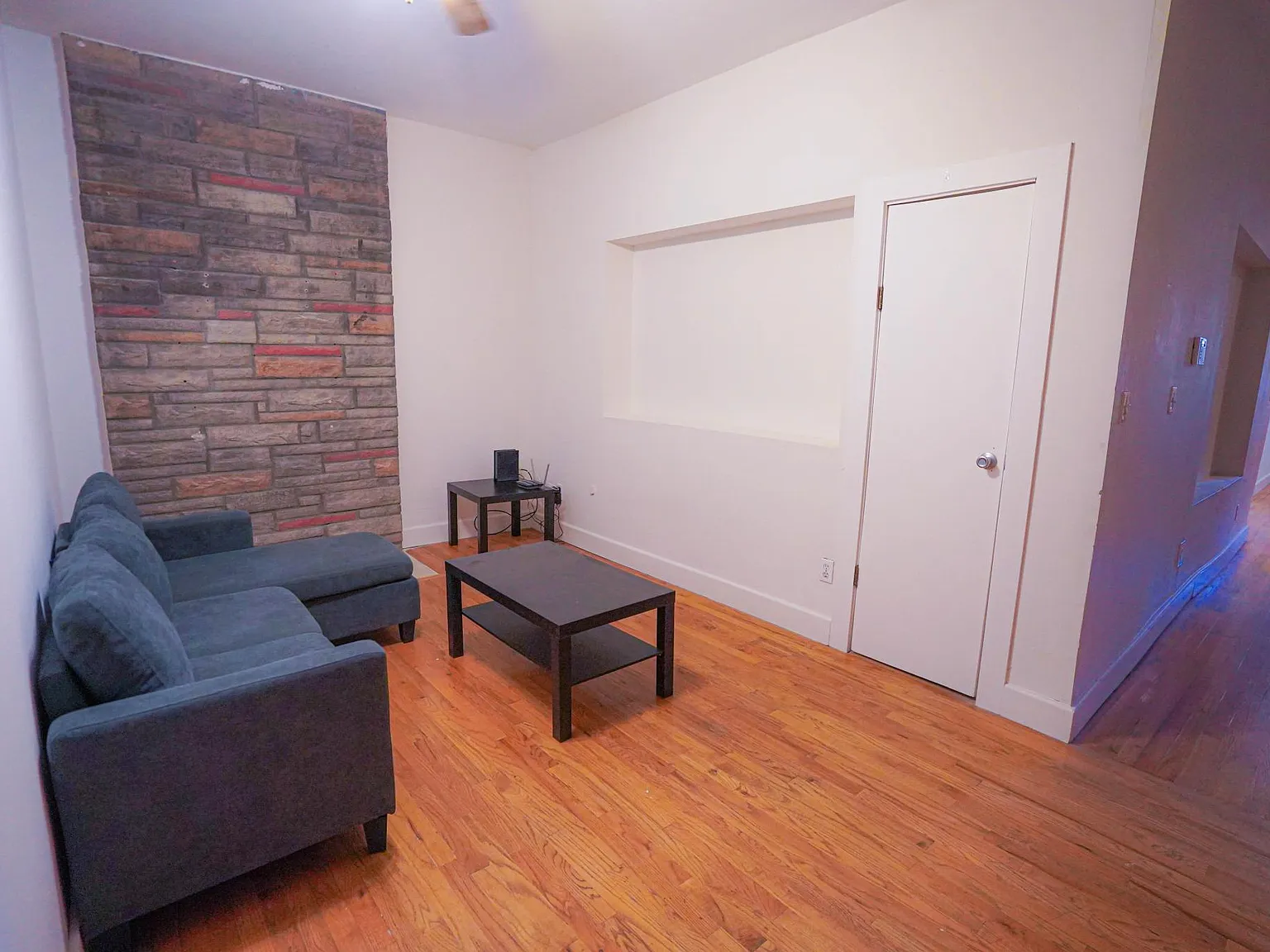2 bed, 1050 sqft, $1,595 — Photo 1