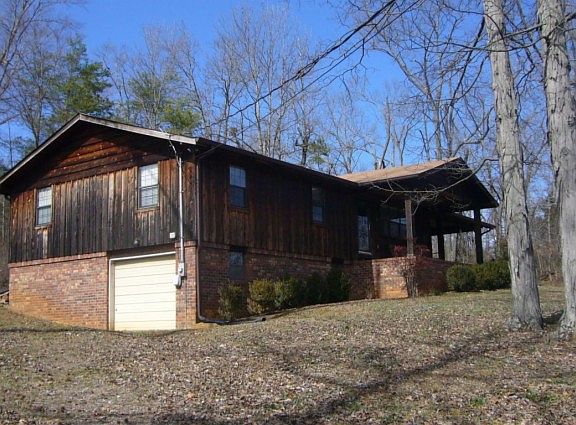 3rd image of 139 N Moss Ave