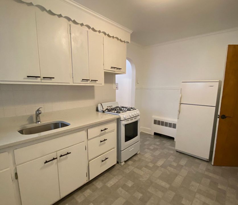 1st image of 87-90 Winthrop Shore Dr #3