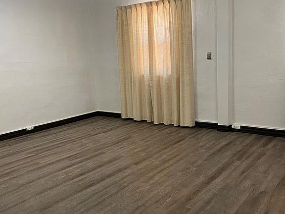 4th image of 1012 E 13th St