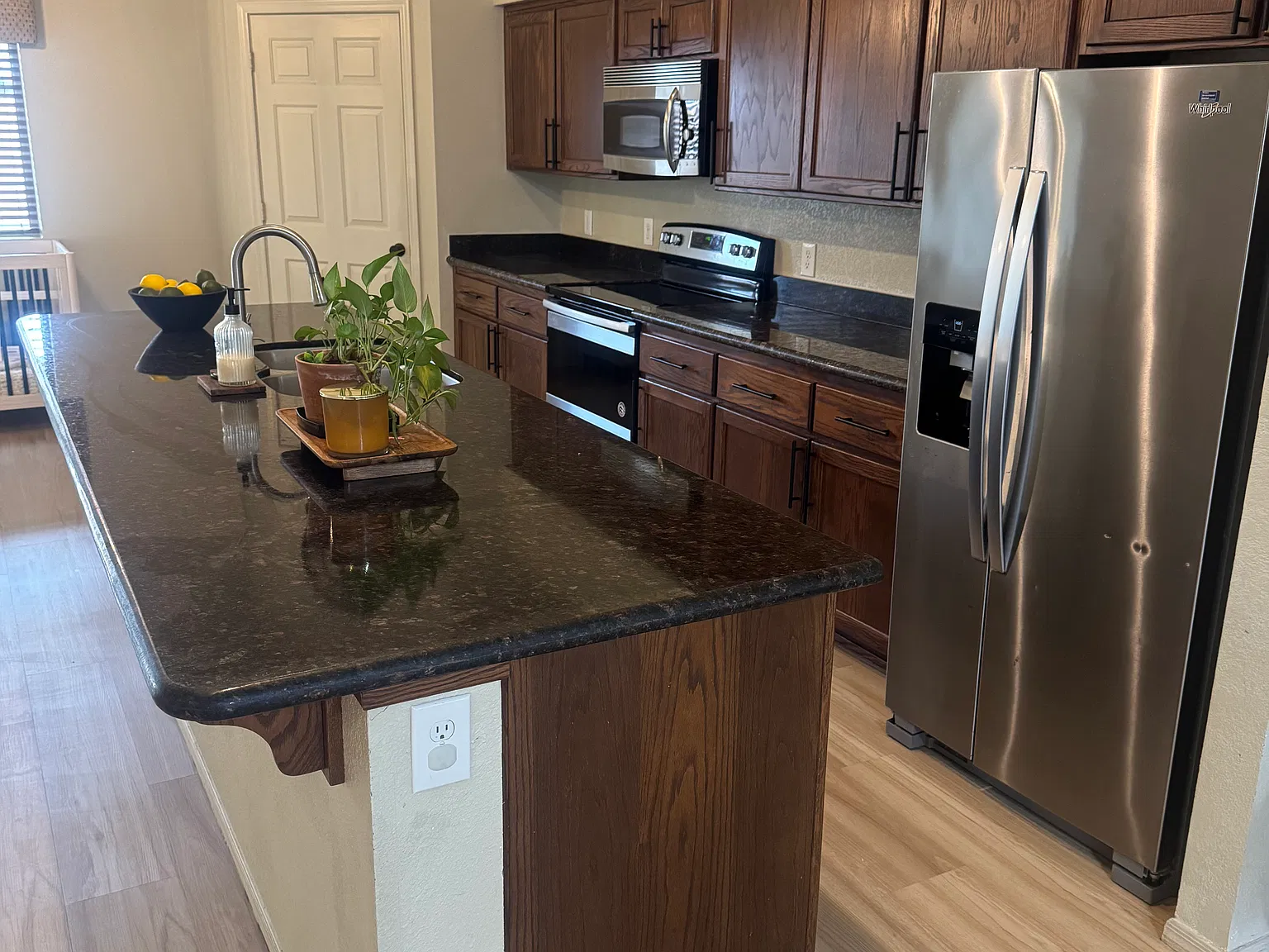 2 bed, 1234 sqft, $1,800 — Photo 3