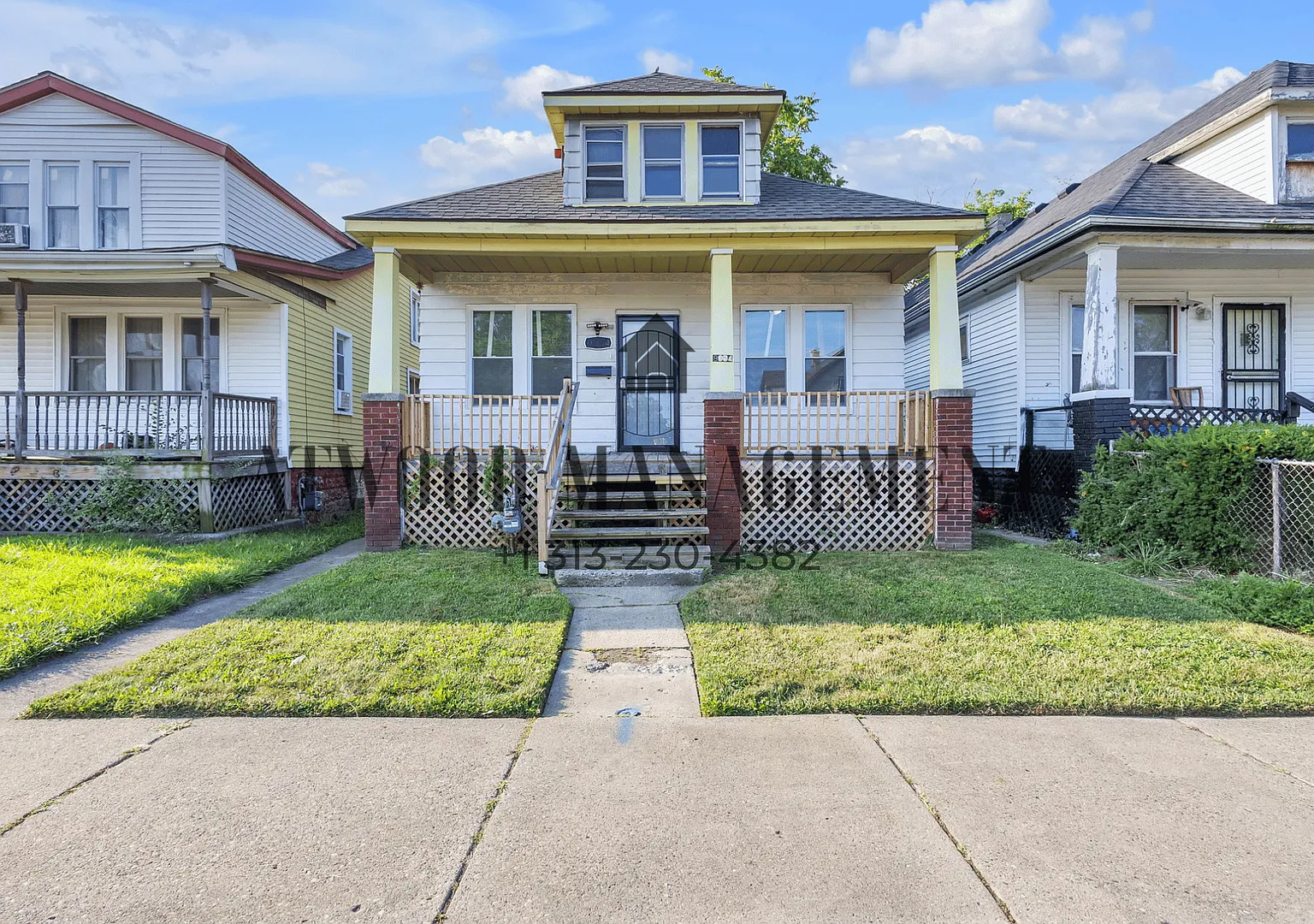 This beautifully updated 3-bedroom, 1-bath single-family home is ready for move-in! — Photo 1