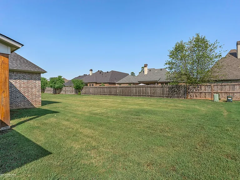 19 Turtle Creek Dr — Photo 35