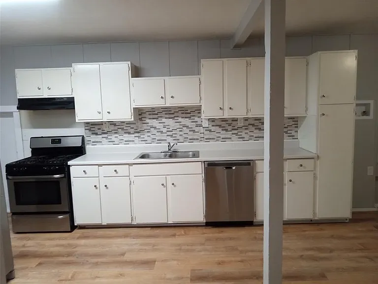 4500 Avenue D #B — Photo 5