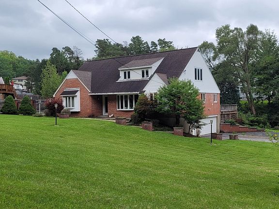 3rd image of 22 The Hills Dr