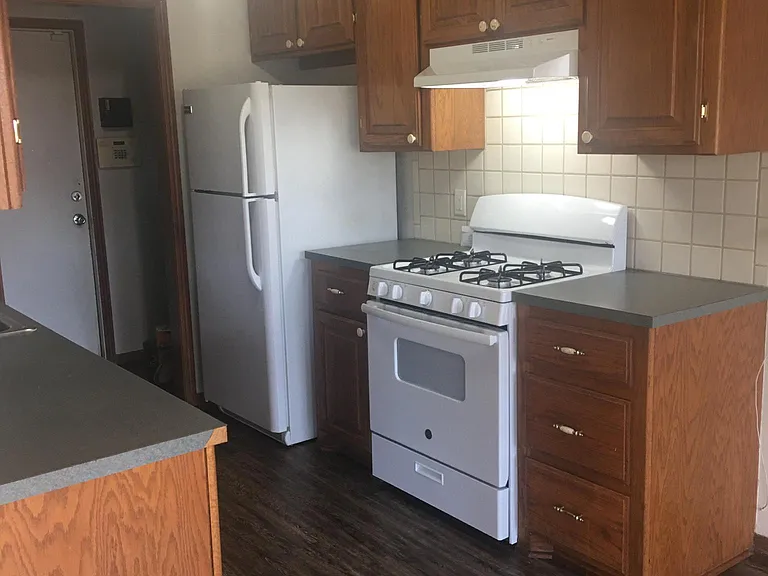 628 NW 22nd St — Photo 7