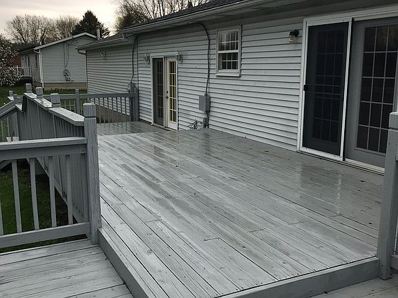 2 of the 3 levels of deck