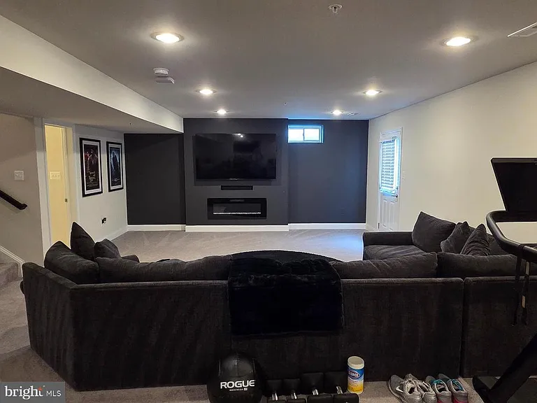 4533 Shakespeare Cir — Photo 30